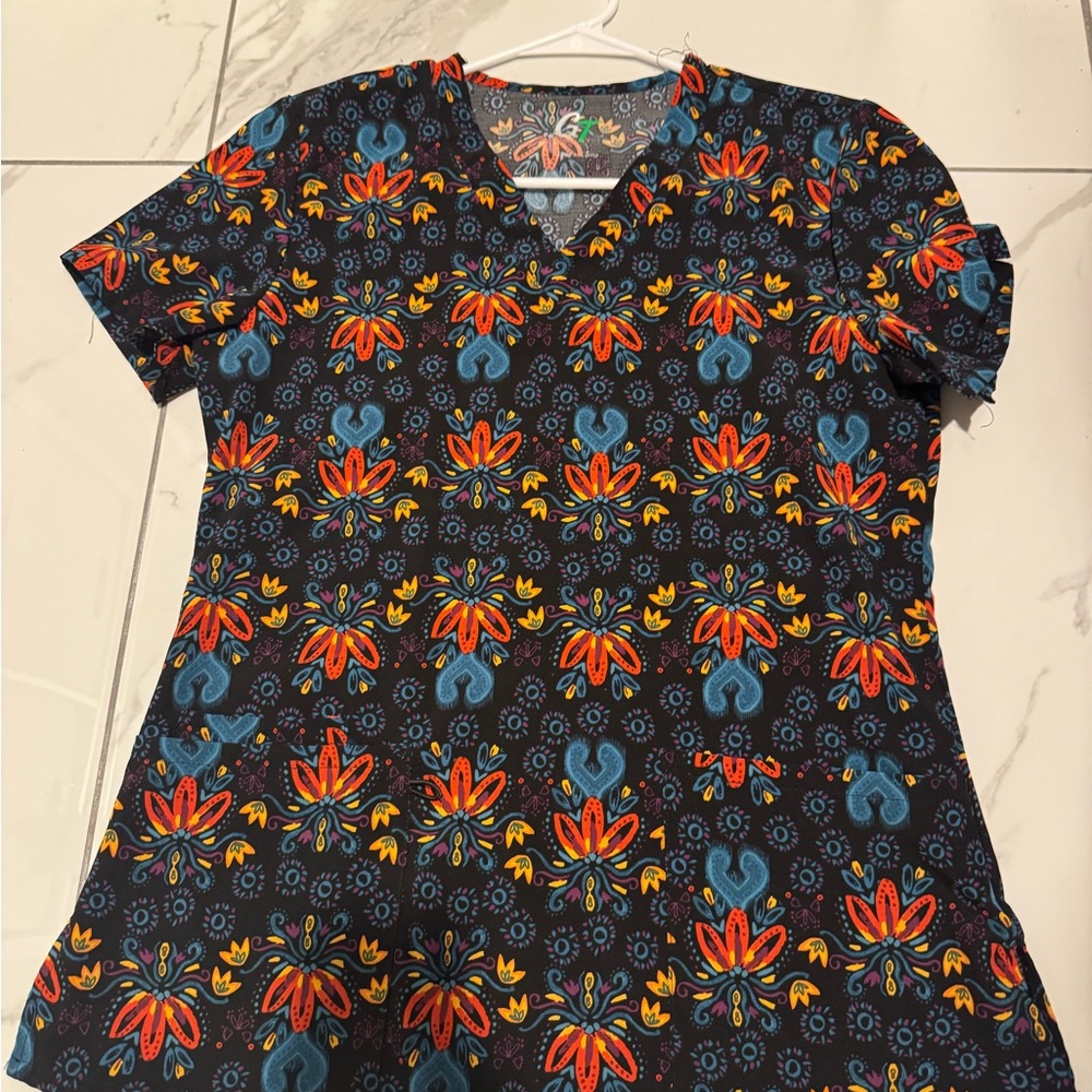 Floral Patterned Women's Scrub Top